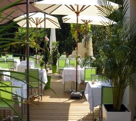 Le Pian-Médoc Logis Hotels - Le Pont Bernet - Hotel 2 Etoiles Et Restaurant מראה חיצוני תמונה