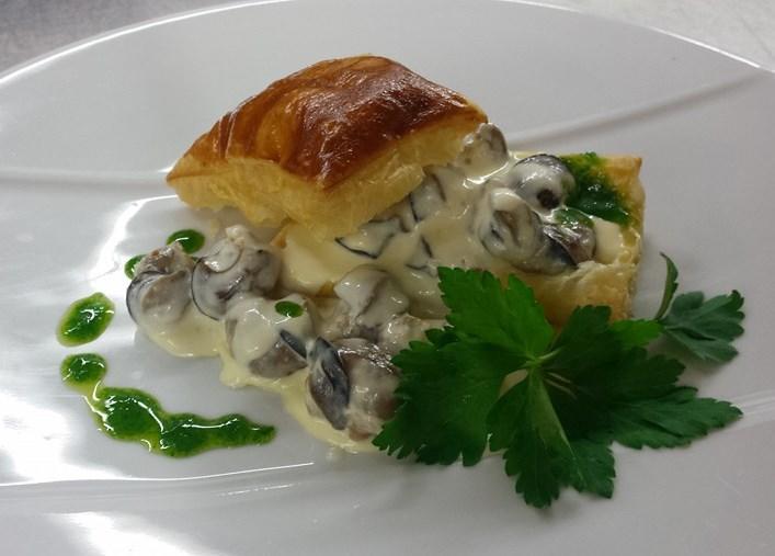 Le Pian-Médoc Logis Hotels - Le Pont Bernet - Hotel 2 Etoiles Et Restaurant מראה חיצוני תמונה