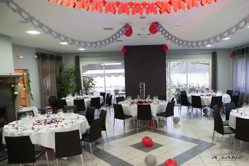 Le Pian-Médoc Logis Hotels - Le Pont Bernet - Hotel 2 Etoiles Et Restaurant מראה חיצוני תמונה