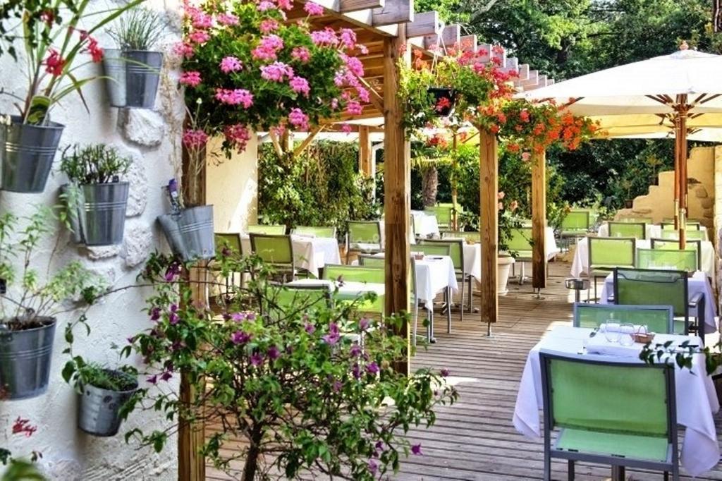 Le Pian-Médoc Logis Hotels - Le Pont Bernet - Hotel 2 Etoiles Et Restaurant מראה חיצוני תמונה